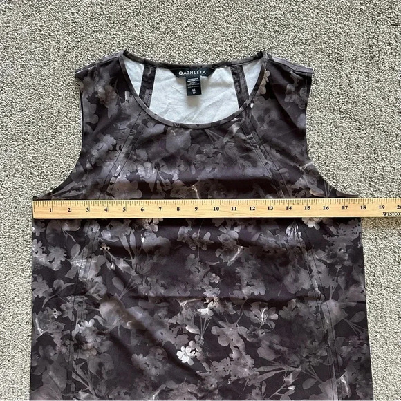 Athleta Zephyr Refined Tank Black Lumen Floral‎ Lightweight Size XS - Picture 3 of 6